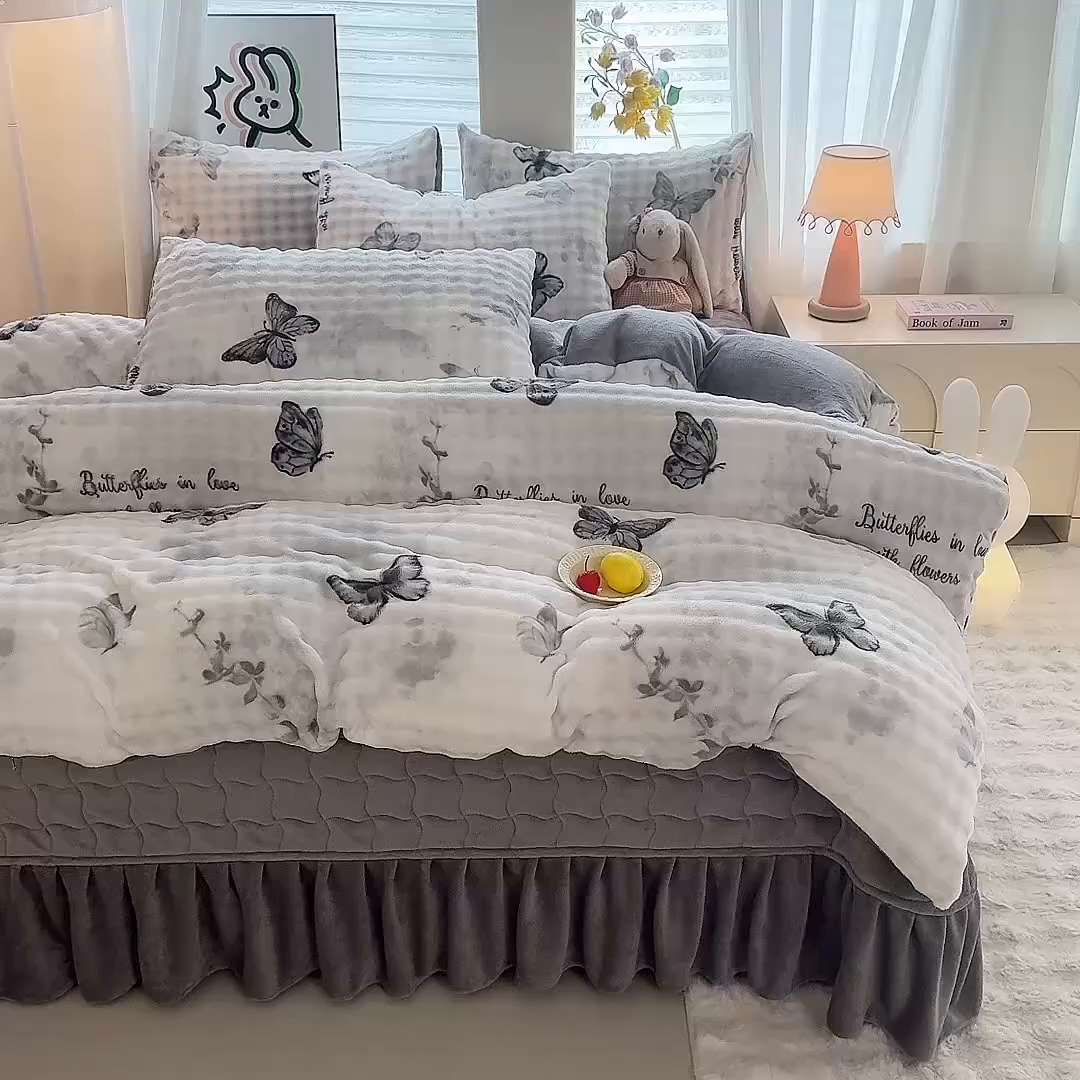 91家纺网 家纺一手货源 找家纺 金盛皇朝家纺 2025新款高克重仿兔毛泡泡牛奶绒床单床盖单件三件四件套 花枝蝶梦