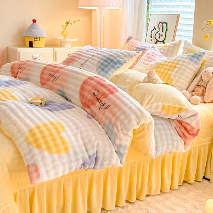 91家纺网 家纺一手货源 找家纺 金盛皇朝家纺 2025新款高克重仿兔毛泡泡牛奶绒床单床盖单件三件四件套 爱心拾暖