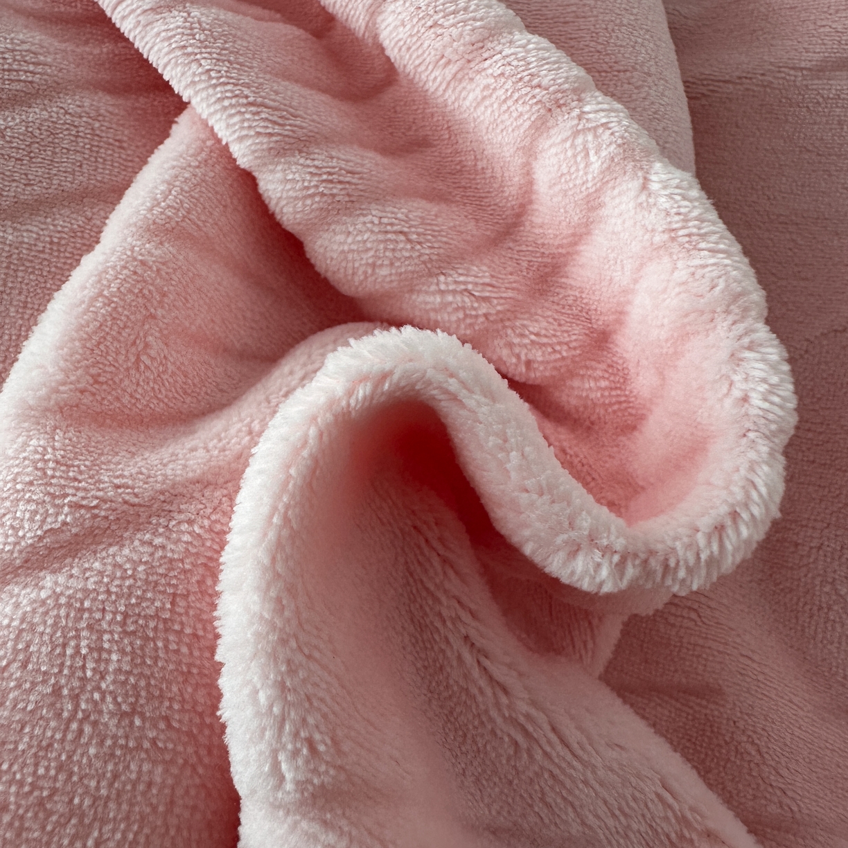 91家纺网 家纺一手货源 找家纺 （总）乐嘉盈 2025年新款纯色雕花牛奶绒四件套