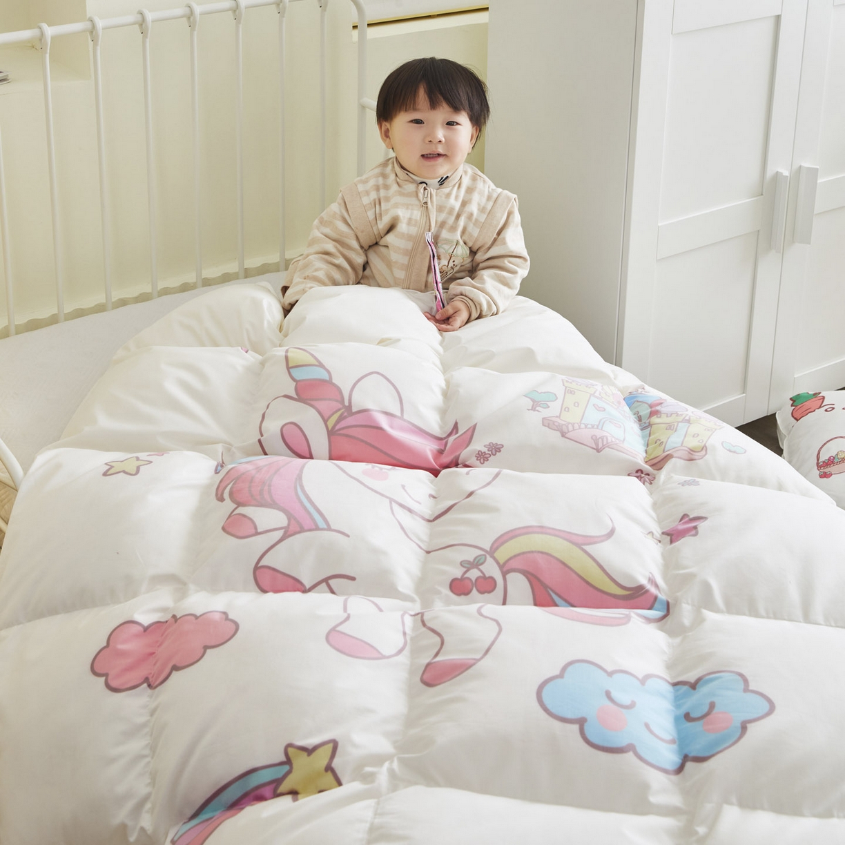 91家纺网 家纺一手货源 找家纺 暖羽屋羽绒馆 2025新款卡通国标95白鹅绒被芯羽绒被子1.5米 儿童羽绒被婴幼儿 学生鹅绒被 独角兽