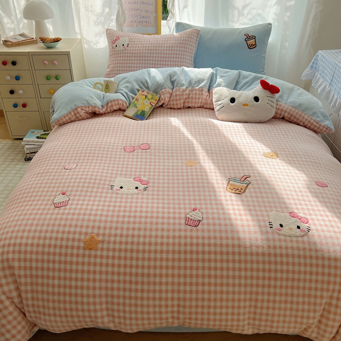 91家纺网 家纺一手货源 找家纺 （总）雨帆家纺 2025新款亲肤舒适可爱卡通牛奶绒毛巾绣四件套