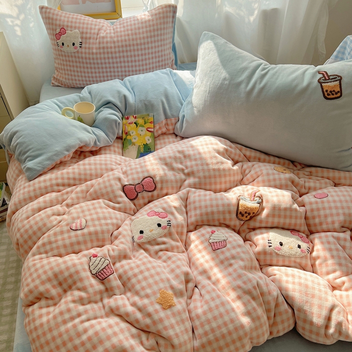 91家纺网 家纺一手货源 找家纺 （总）雨帆家纺 2025新款亲肤舒适可爱卡通牛奶绒毛巾绣四件套