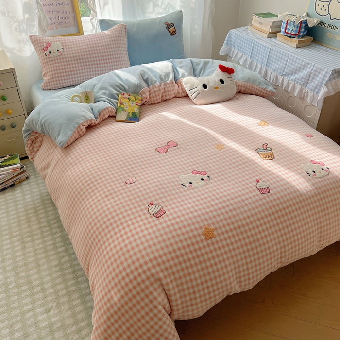 91家纺网 家纺一手货源 找家纺 （总）雨帆家纺 2025新款亲肤舒适可爱卡通牛奶绒毛巾绣四件套