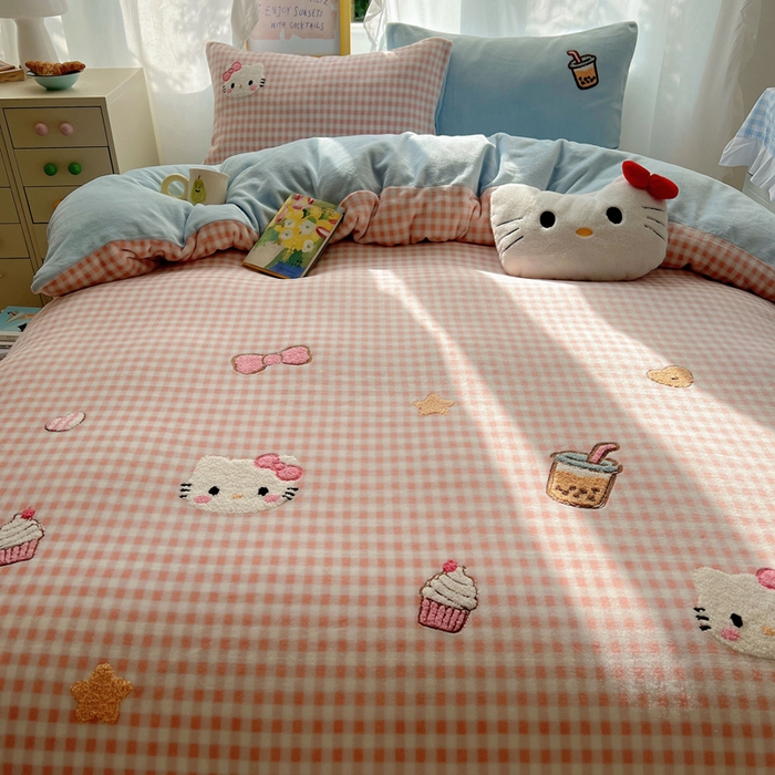 91家纺网 家纺一手货源 找家纺 （总）雨帆家纺 2025新款亲肤舒适可爱卡通牛奶绒毛巾绣四件套