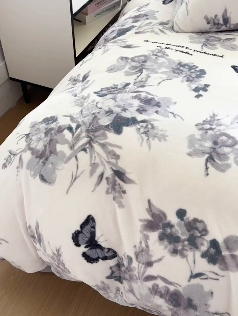 91家纺网 家纺一手货源 找家纺 潮邦创意家居 2025新款5D数码牛奶绒印花系列四件套 恋薇