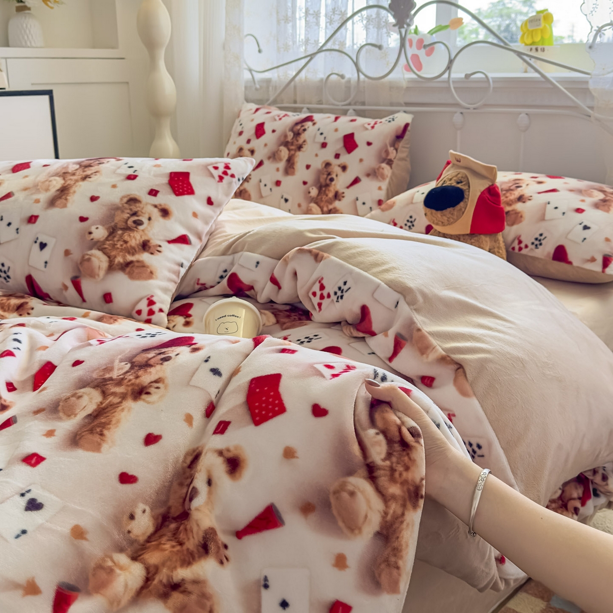 91家纺网 家纺一手货源 找家纺 潮邦创意家居 2025新款5D数码牛奶绒印花系列四件套 卡牌熊