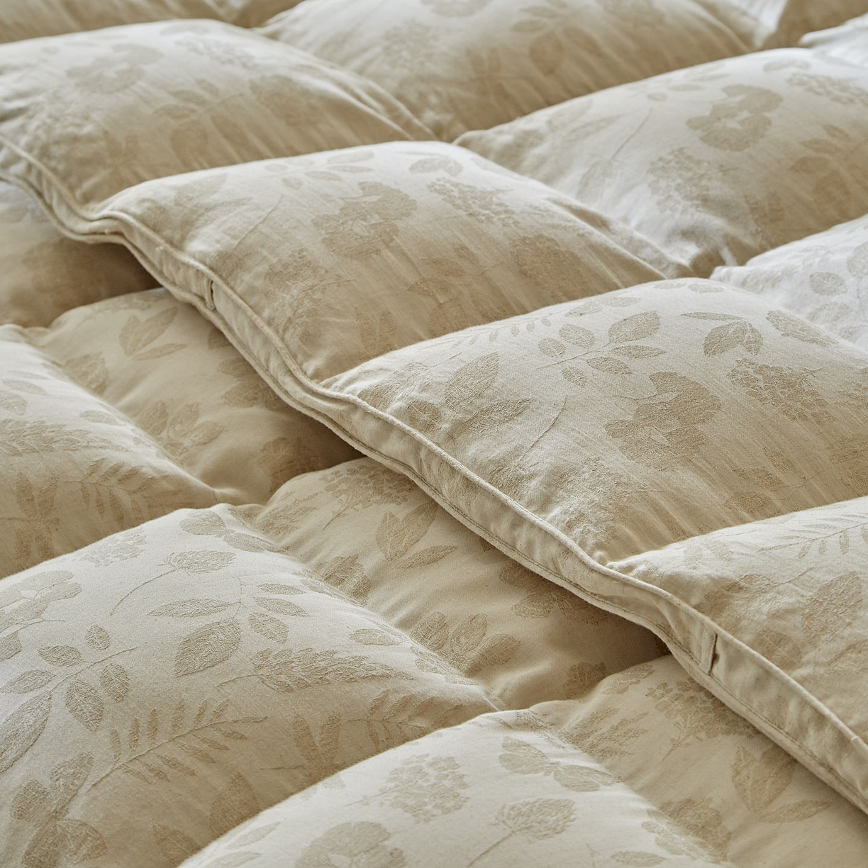 91家纺网 家纺一手货源 找家纺 （总）暖羽屋羽绒馆 2025新款乐町95白鹅绒被芯 双层羽绒被子 加厚冬被2米被子 春秋被