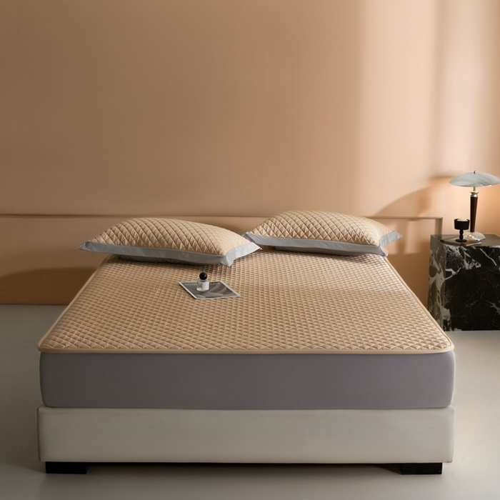 91家纺网 家纺一手货源 找家纺 （总）由有家居 2025新品60S全棉长绒棉绗缝夹棉大豆纤维床垫床褥平铺款床笠款三件套