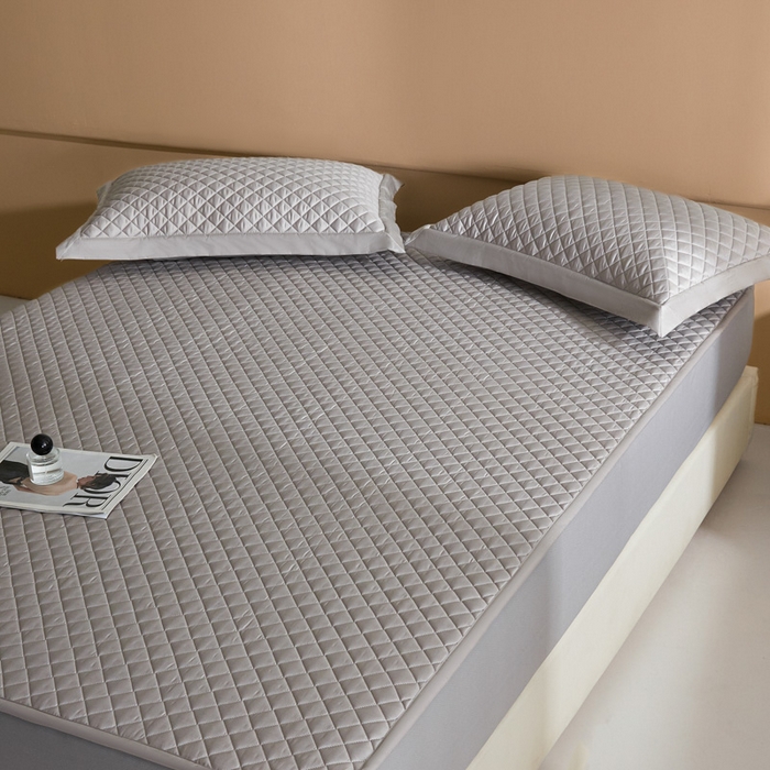 91家纺网 家纺一手货源 找家纺 由有家居 2025新品60S全棉长绒棉绗缝夹棉大豆纤维床垫床褥平铺款床笠款三件套 床笠-高级灰