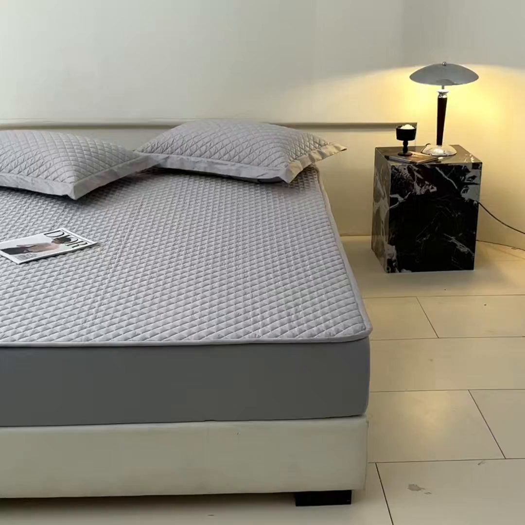 91家纺网 家纺一手货源 找家纺 由有家居 2025新品60S全棉长绒棉绗缝夹棉大豆纤维床垫床褥平铺款床笠款三件套 床笠-高级灰