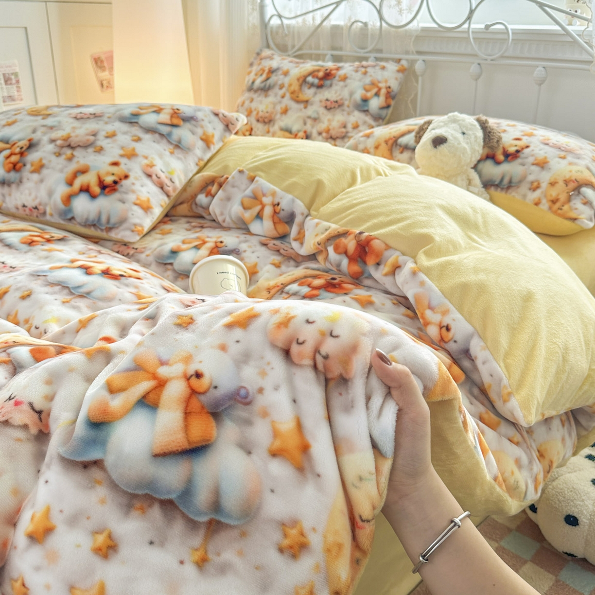 91家纺网 家纺一手货源 找家纺 潮邦创意家居 2025新款5D数码牛奶绒印花系列四件套 月亮熊