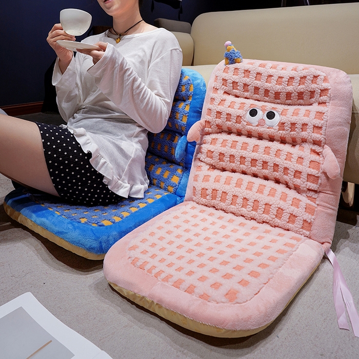 91家纺网 家纺一手货源 找家纺 仟亿莱 2025新款小怪兽羊羔绒横条连体坐垫 横条粉格小怪兽