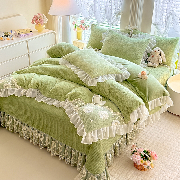 91家纺网 家纺一手货源 找家纺 （总）唐人居 2025新款高克重兔毛绒花边夹棉床盖四件套-满满爱