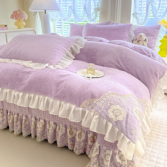 91家纺网 家纺一手货源 找家纺 唐人居 2025新款高克重兔毛绒花边夹棉床盖四件套-满满爱 满满爱-浅紫