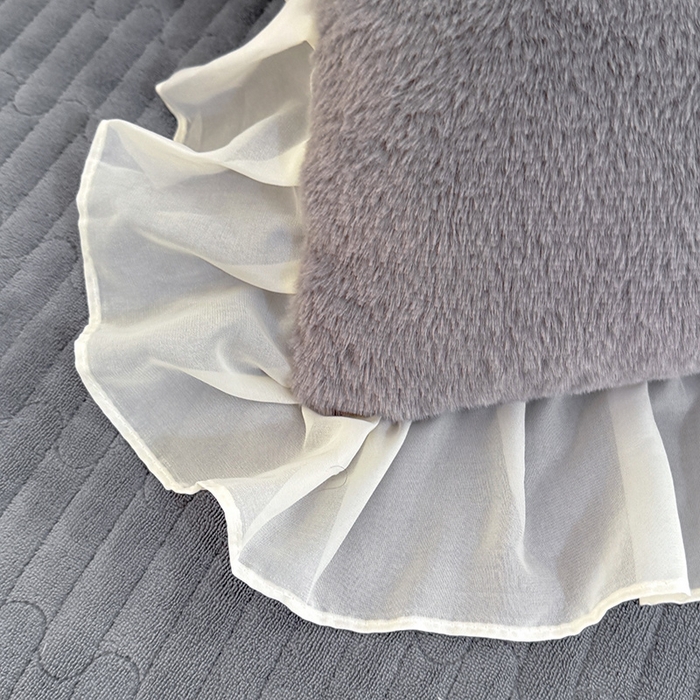 91家纺网 家纺一手货源 找家纺 唐人居 2025新款高克重兔毛绒花边夹棉床盖四件套-满满爱 满满爱-浅灰