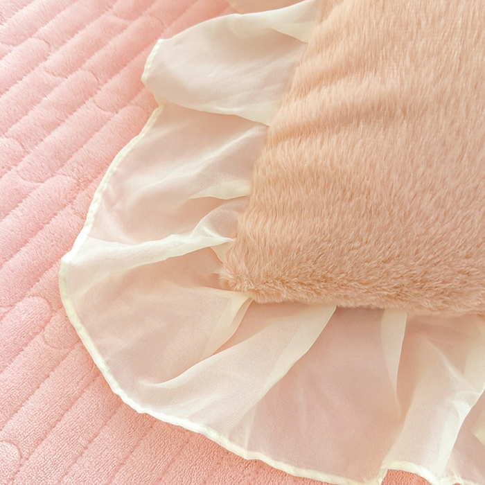 91家纺网 家纺一手货源 找家纺 唐人居 2025新款高克重兔毛绒花边夹棉床盖四件套-满满爱 满满爱-粉色