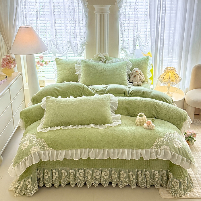91家纺网 家纺一手货源 找家纺 唐人居 2025新款高克重兔毛绒花边夹棉床盖四件套-满满爱 满满爱-草绿