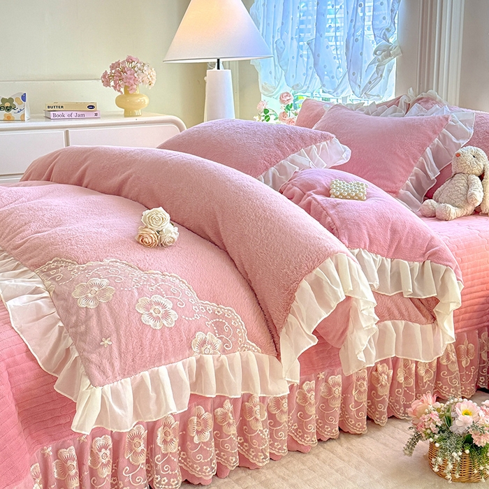 唐人居 2025新款高克重兔毛绒花边夹棉床盖四件套-满满爱 满满爱-豆沙