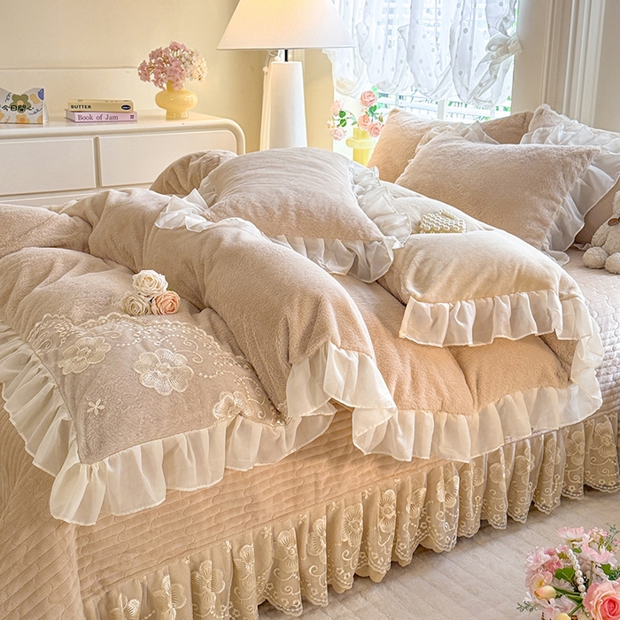 唐人居 2025新款高克重兔毛绒花边夹棉床盖四件套-满满爱 满满爱-卡其