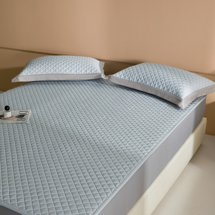 91家纺网 家纺一手货源 找家纺 由有家居 2025新品60S全棉长绒棉绗缝夹棉大豆纤维床垫床褥平铺款床笠款三件套 床笠-天清蓝