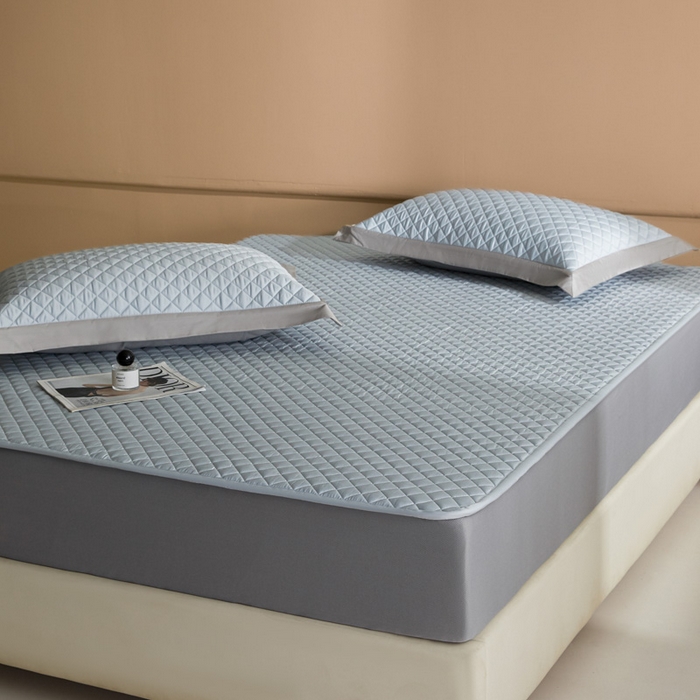 91家纺网 家纺一手货源 找家纺 由有家居 2025新品60S全棉长绒棉绗缝夹棉大豆纤维床垫床褥平铺款床笠款三件套 床笠-天清蓝