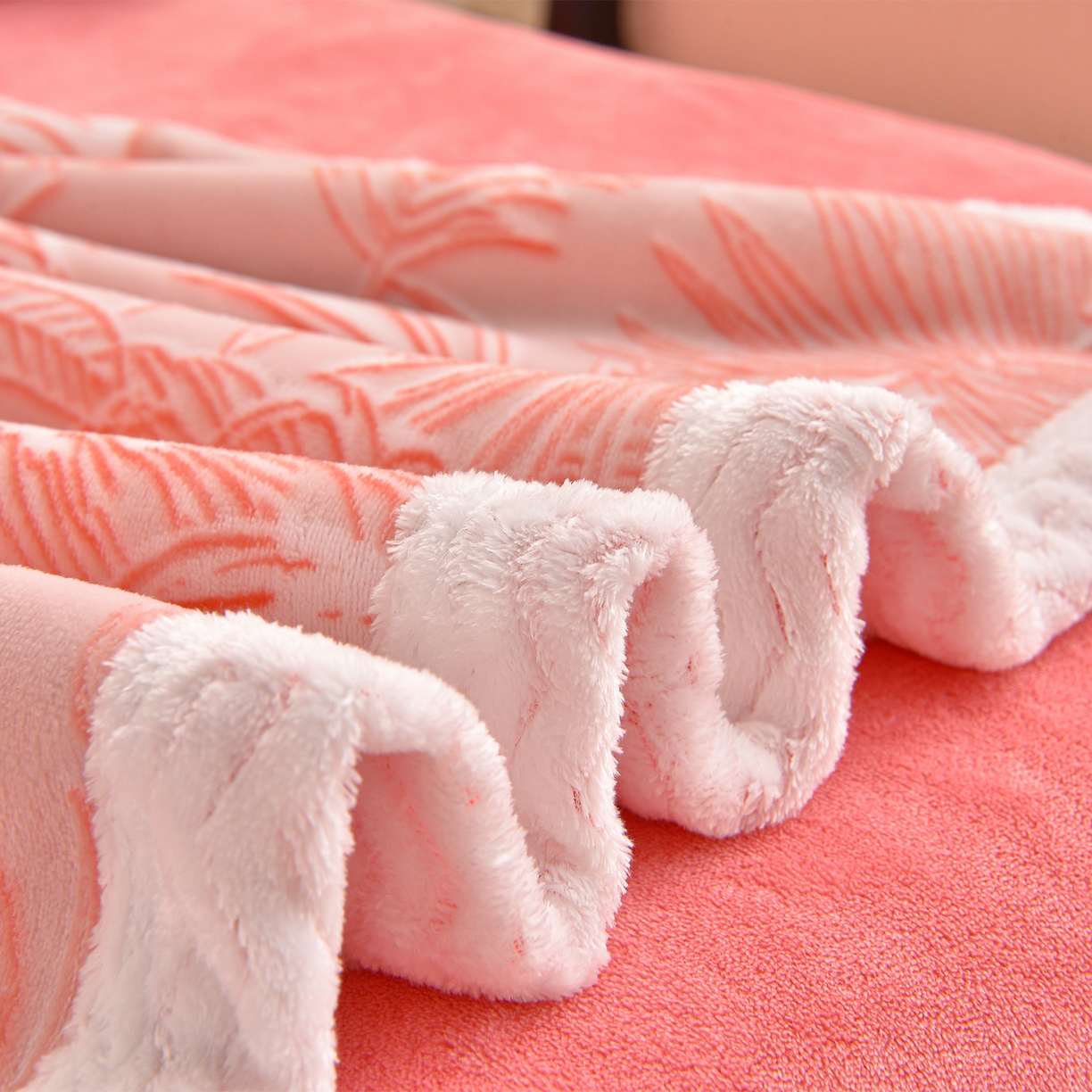 91家纺网 家纺一手货源 找家纺 董成龙家纺 2025新款直播爆款牛奶绒四件套雕花压线款法莱绒四件套11 初语-浅豆沙