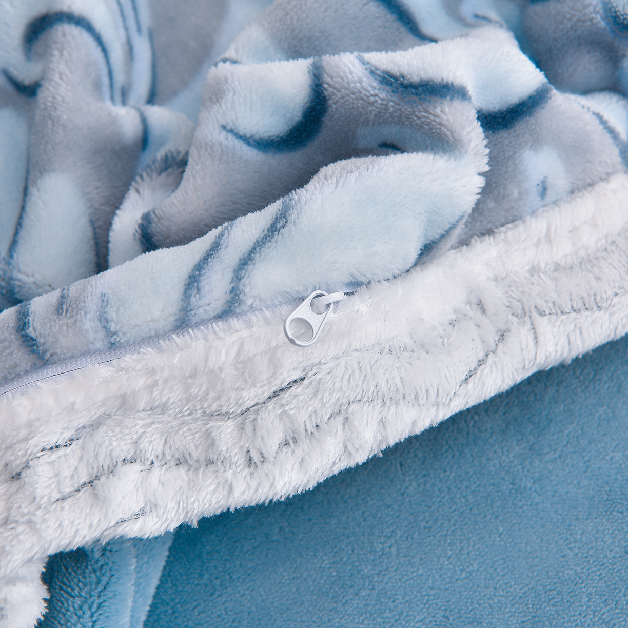 91家纺网 家纺一手货源 找家纺 董成龙家纺 2025新款直播爆款牛奶绒四件套雕花压线款法莱绒四件套11 欧式花-海蓝