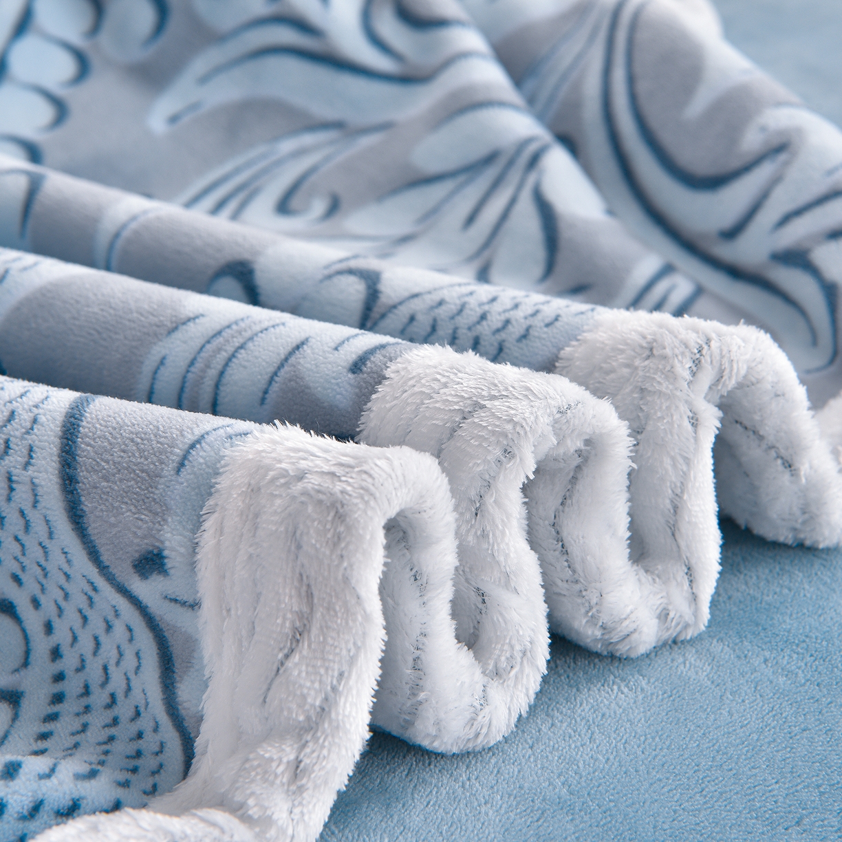 91家纺网 家纺一手货源 找家纺 董成龙家纺 2025新款直播爆款牛奶绒四件套雕花压线款法莱绒四件套11 欧式花-海蓝