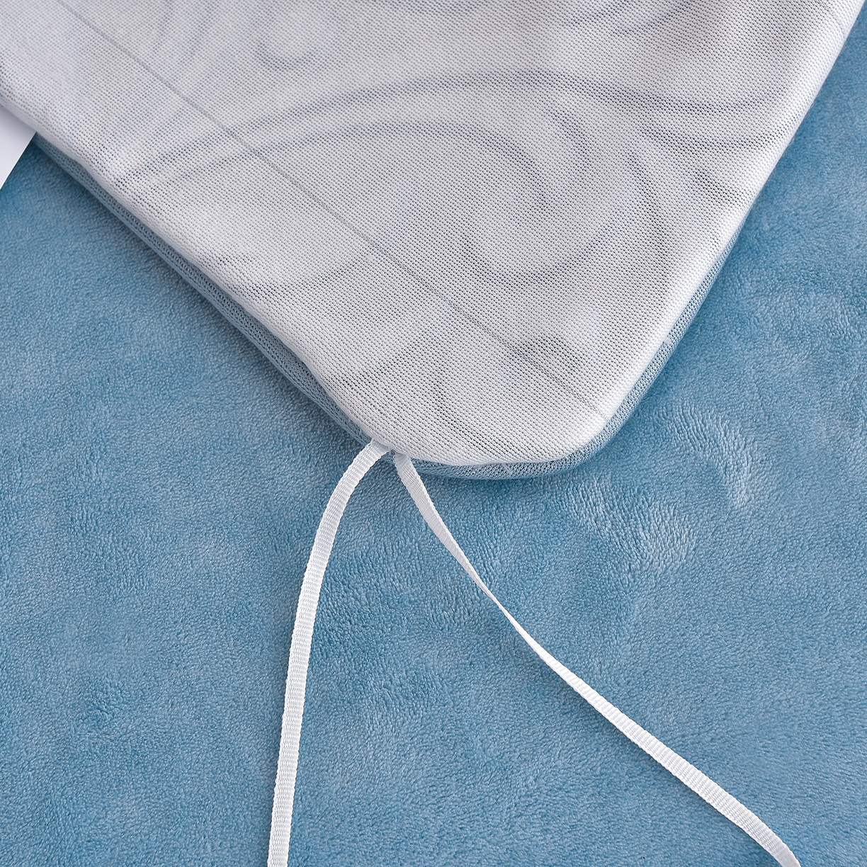 91家纺网 家纺一手货源 找家纺 董成龙家纺 2025新款直播爆款牛奶绒四件套雕花压线款法莱绒四件套11 欧式花-海蓝