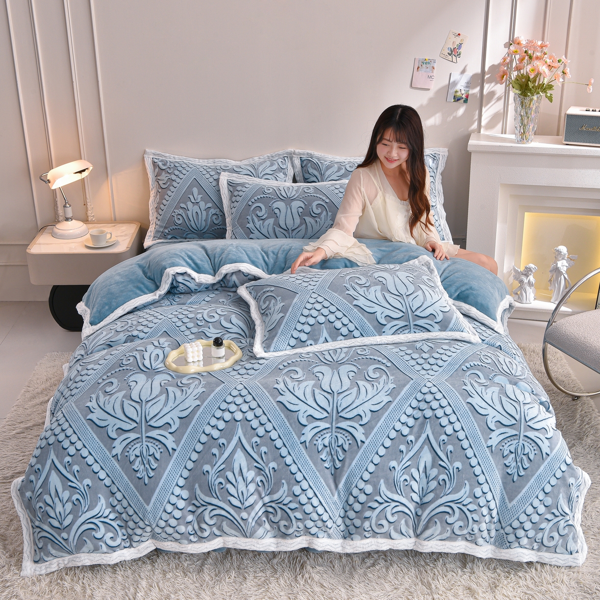 91家纺网 家纺一手货源 找家纺 董成龙家纺 2025新款直播爆款牛奶绒四件套雕花压线款法莱绒四件套11 欧式花-海蓝