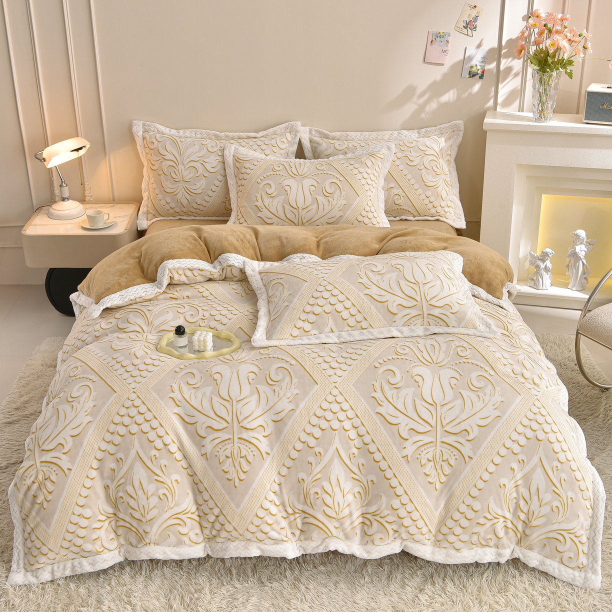 91家纺网 家纺一手货源 找家纺 董成龙家纺 2025新款直播爆款牛奶绒四件套雕花压线款法莱绒四件套11 欧式花-奶咖