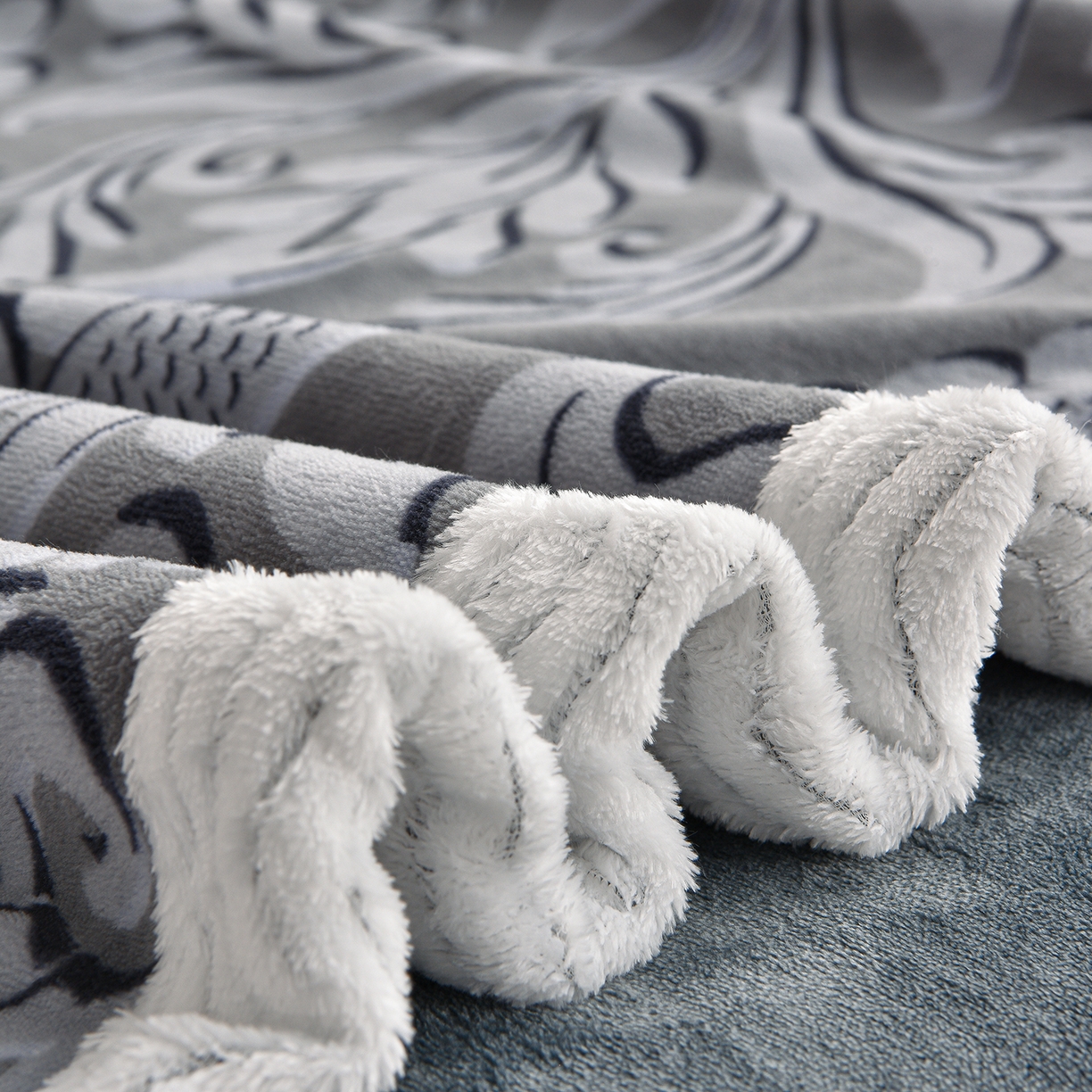 91家纺网 家纺一手货源 找家纺 董成龙家纺 2025新款直播爆款牛奶绒四件套雕花压线款法莱绒四件套11 欧式花-高级灰