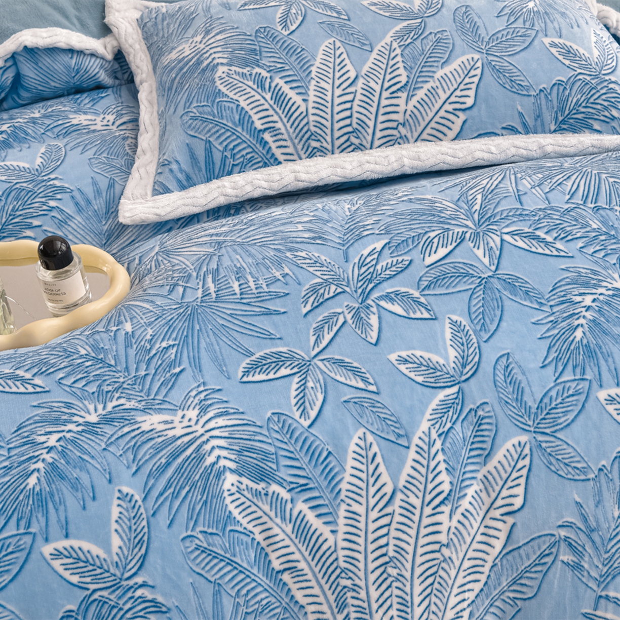 91家纺网 家纺一手货源 找家纺 董成龙家纺 2025新款直播爆款牛奶绒四件套雕花压线款法莱绒四件套11 初语-富贵兰