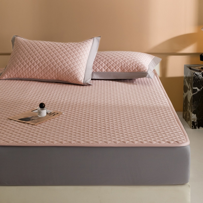 91家纺网 家纺一手货源 找家纺 由有家居 2025新品60S全棉长绒棉绗缝夹棉大豆纤维床垫床褥平铺款床笠款三件套 平铺-樱花粉