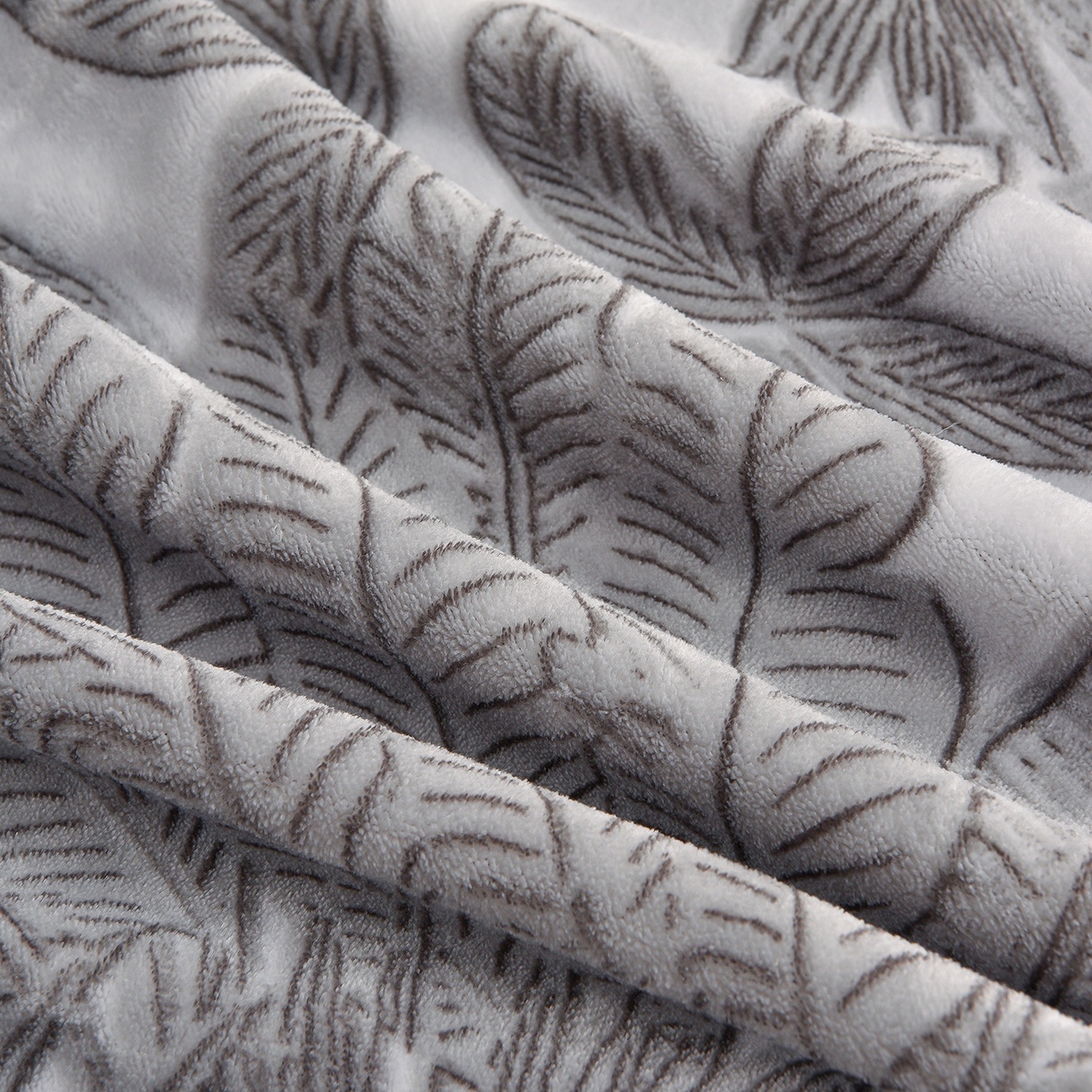 91家纺网 家纺一手货源 找家纺 董成龙家纺 2025新款直播爆款牛奶绒四件套雕花压线款法莱绒四件套11 初语-高级灰