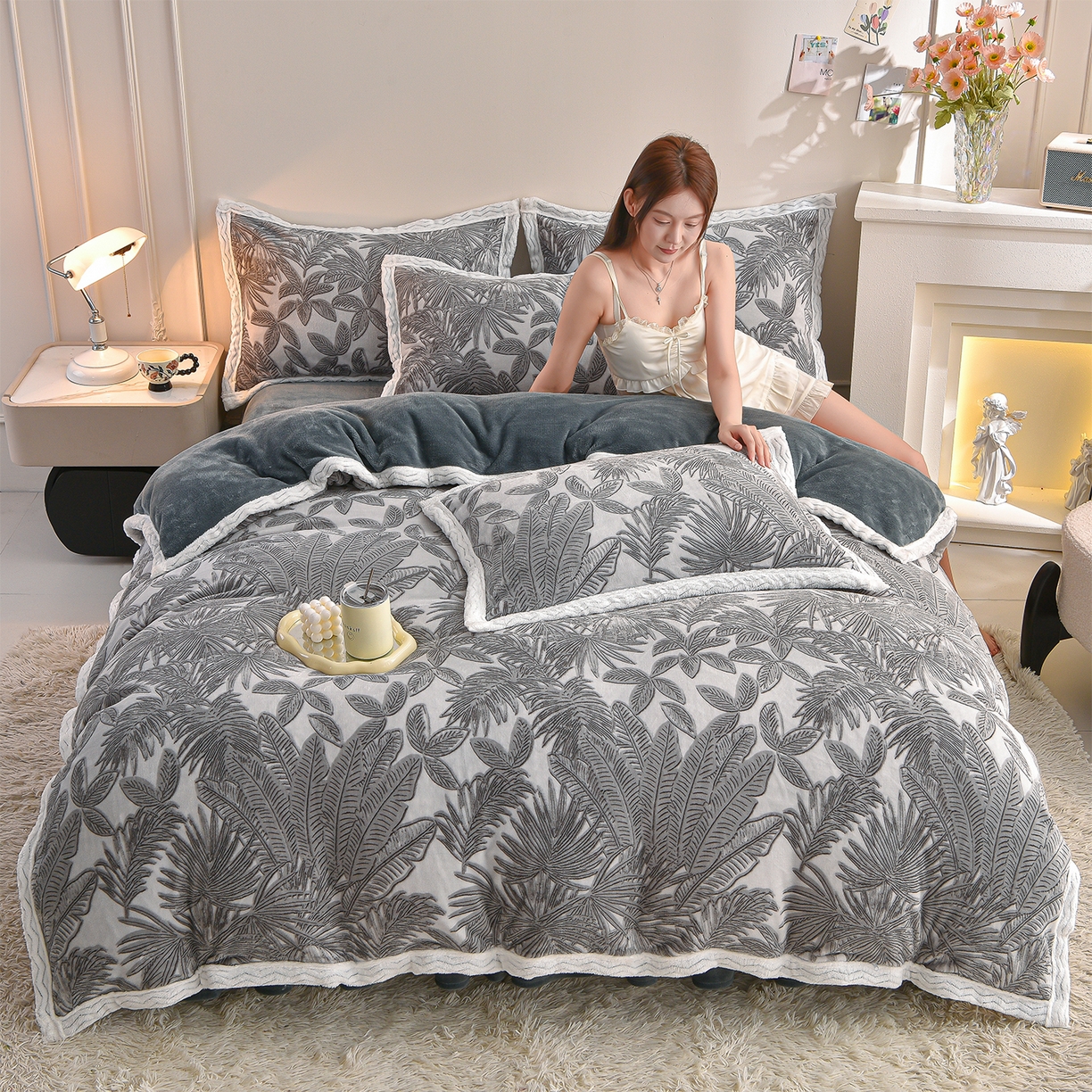 91家纺网 家纺一手货源 找家纺 董成龙家纺 2025新款直播爆款牛奶绒四件套雕花压线款法莱绒四件套11 初语-高级灰