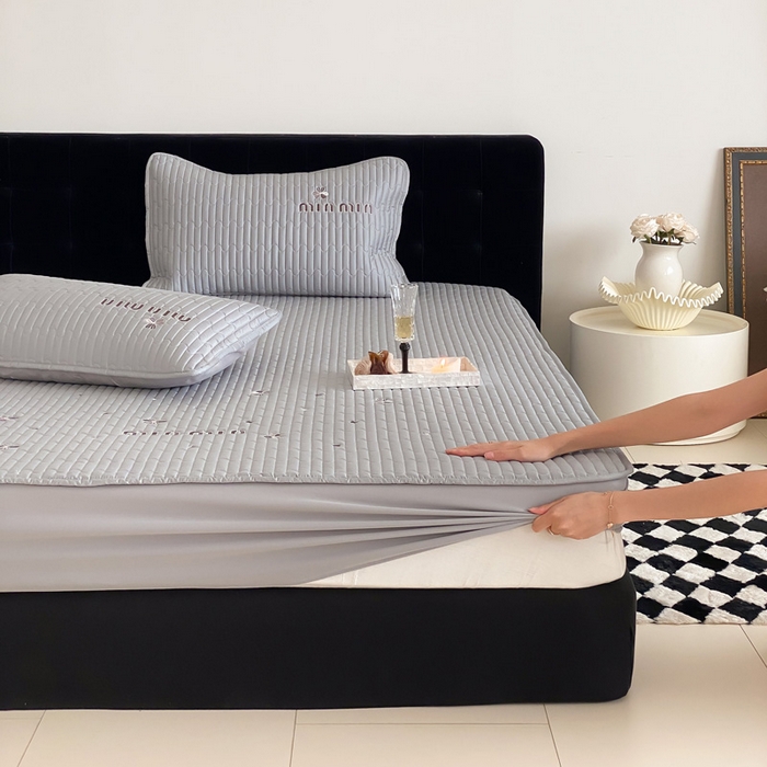 由有家居 2025新品50S双股全棉长绒棉刺绣绗缝夹棉床笠床垫保护罩三件套 星辰灰