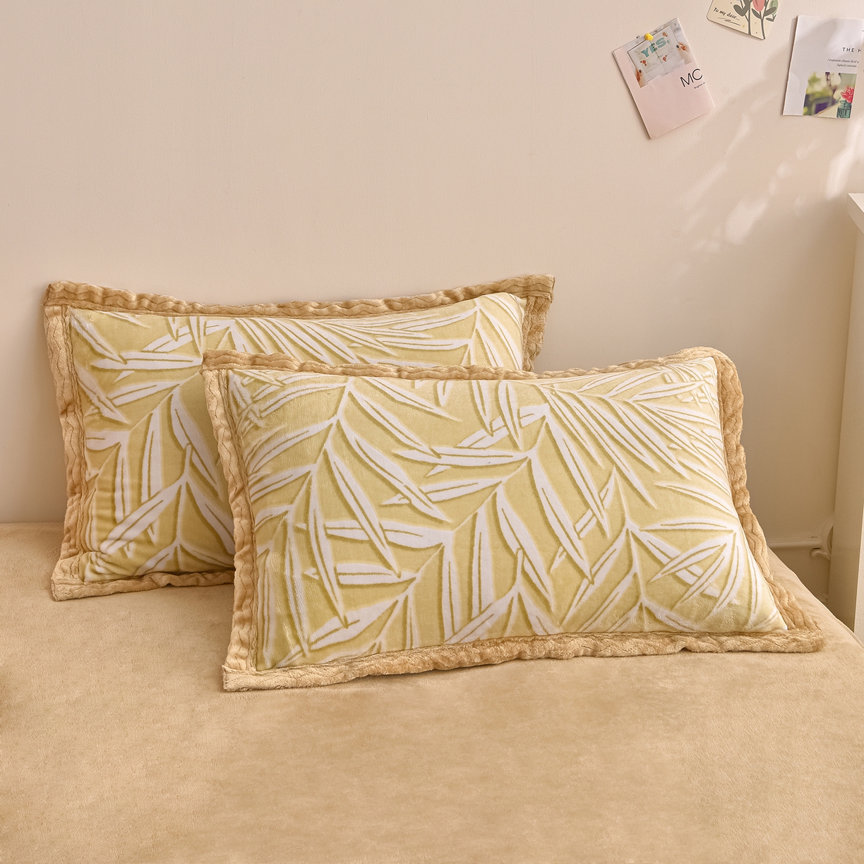 91家纺网 家纺一手货源 找家纺 董成龙家纺 2025新款直播爆款牛奶绒四件套雕花压线款法莱绒四件套11 经典-羽叶