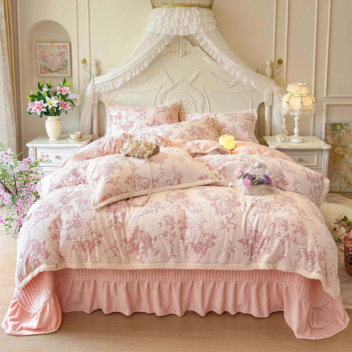 91家纺网 家纺一手货源 找家纺 （总）芷卧 2025新款韩版立体雕花牛奶绒夹棉床盖款四件套