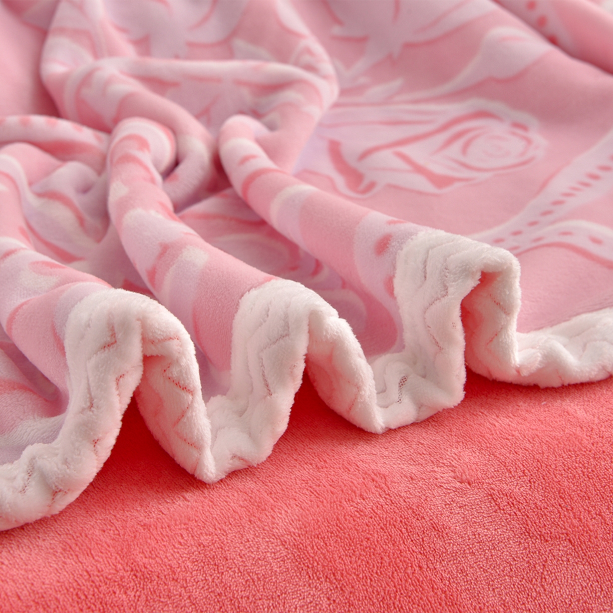 91家纺网 家纺一手货源 找家纺 董成龙家纺 2025新款直播爆款牛奶绒四件套雕花压线款法莱绒四件套11 欧雅-粉