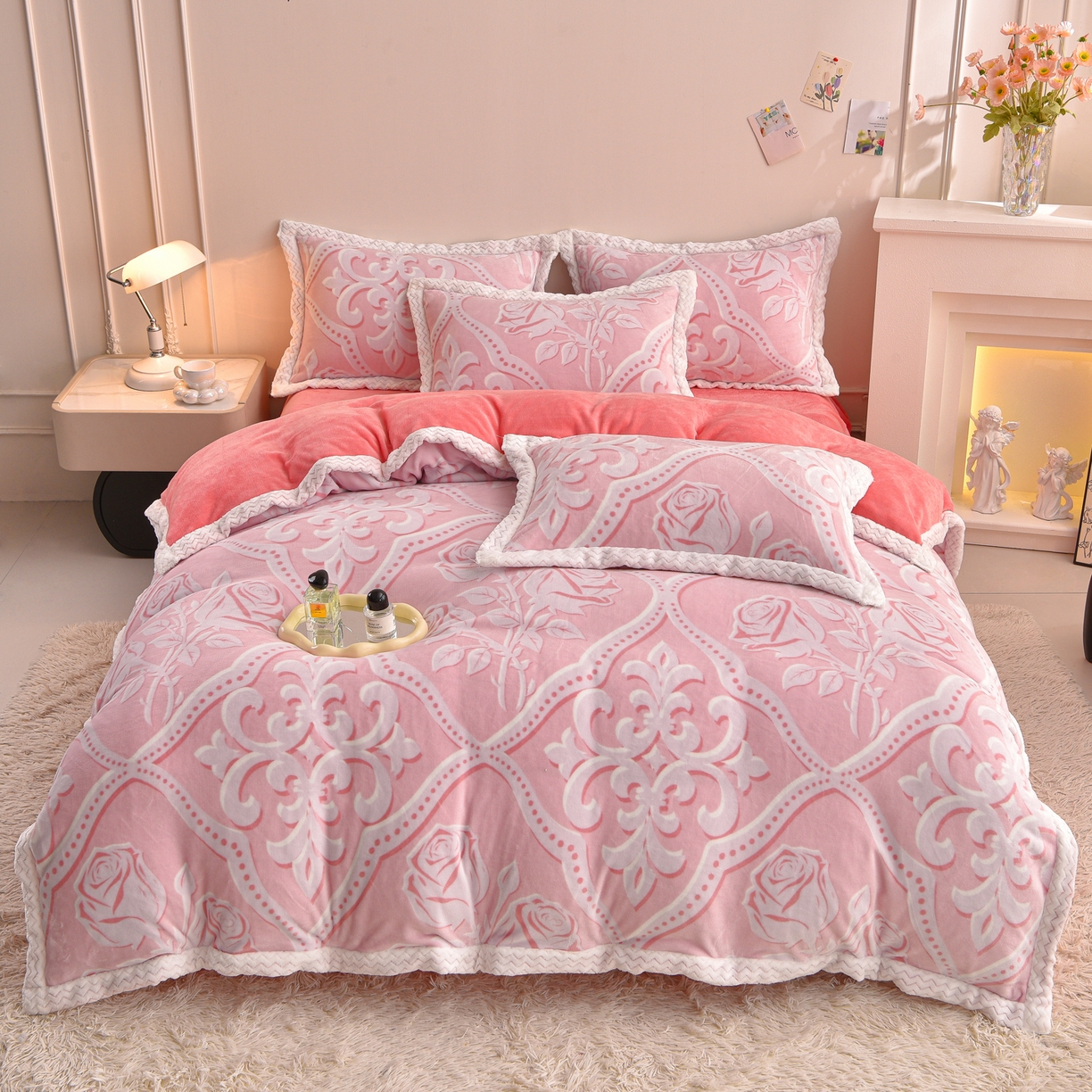 91家纺网 家纺一手货源 找家纺 董成龙家纺 2025新款直播爆款牛奶绒四件套雕花压线款法莱绒四件套11 欧雅-粉