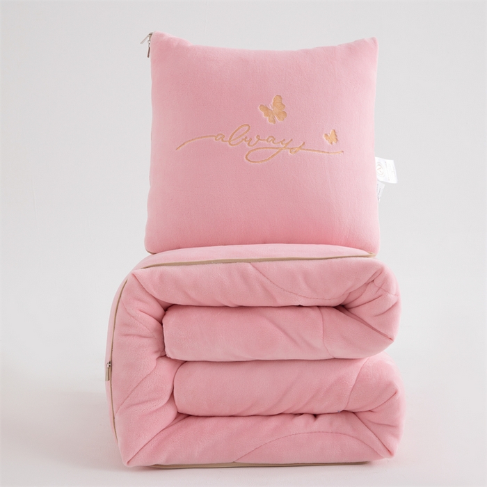 91家纺网 家纺一手货源 找家纺 （总）照世家纺 2025新款蝶影相随牛奶绒多功能抱枕被（控价：不能低于以下：小79，中号99，大139，加大169，超大219.低于零售价的链接，一经发现直接投诉下架，感谢大家的支持）