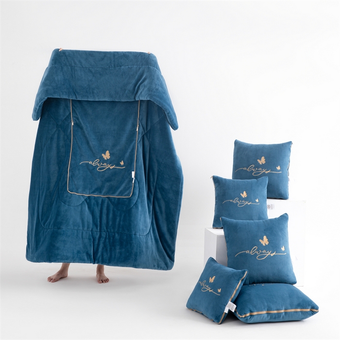 91家纺网 家纺一手货源 找家纺 照世家纺 2025新款蝶影相随牛奶绒多功能抱枕被（控价：不能低于以下：小79，中号99，大139，加大169，超大219.低于零售价的链接，一经发现直接投诉下架，感谢大家的支持） 蝶影相随-海蓝