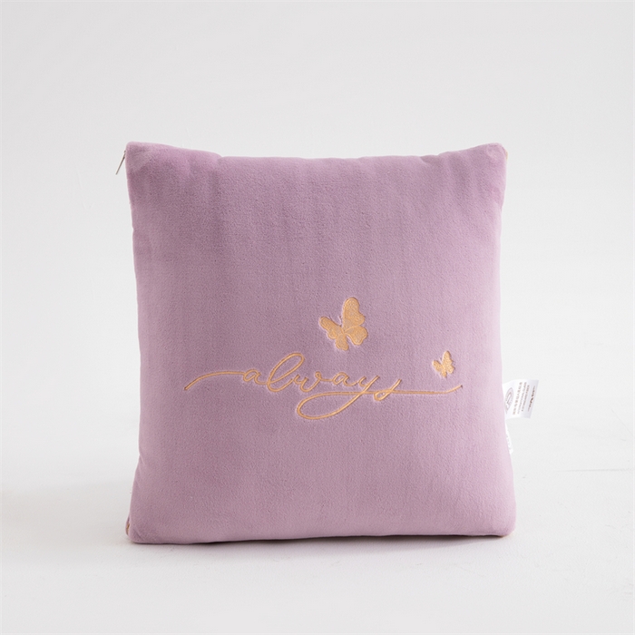 91家纺网 家纺一手货源 找家纺 照世家纺 2025新款蝶影相随牛奶绒多功能抱枕被（控价：不能低于以下：小79，中号99，大139，加大169，超大219.低于零售价的链接，一经发现直接投诉下架，感谢大家的支持） 蝶影相随-紫色