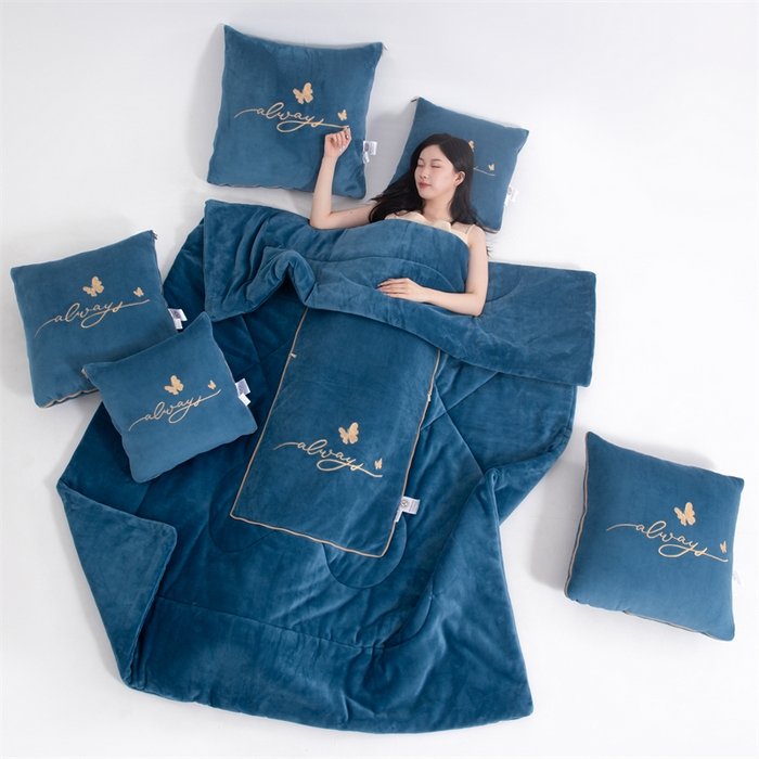 91家纺网 家纺一手货源 找家纺 照世家纺 2025新款蝶影相随牛奶绒多功能抱枕被（控价：不能低于以下：小79，中号99，大139，加大169，超大219.低于零售价的链接，一经发现直接投诉下架，感谢大家的支持） 蝶影相随-海蓝