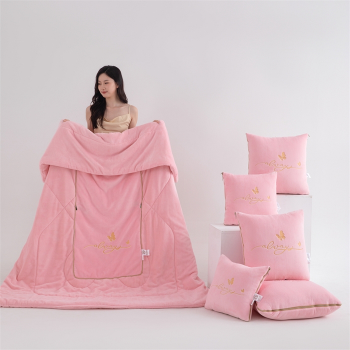 91家纺网 家纺一手货源 找家纺 照世家纺 2025新款蝶影相随牛奶绒多功能抱枕被（控价：不能低于以下：小79，中号99，大139，加大169，超大219.低于零售价的链接，一经发现直接投诉下架，感谢大家的支持） 蝶影相随-粉色