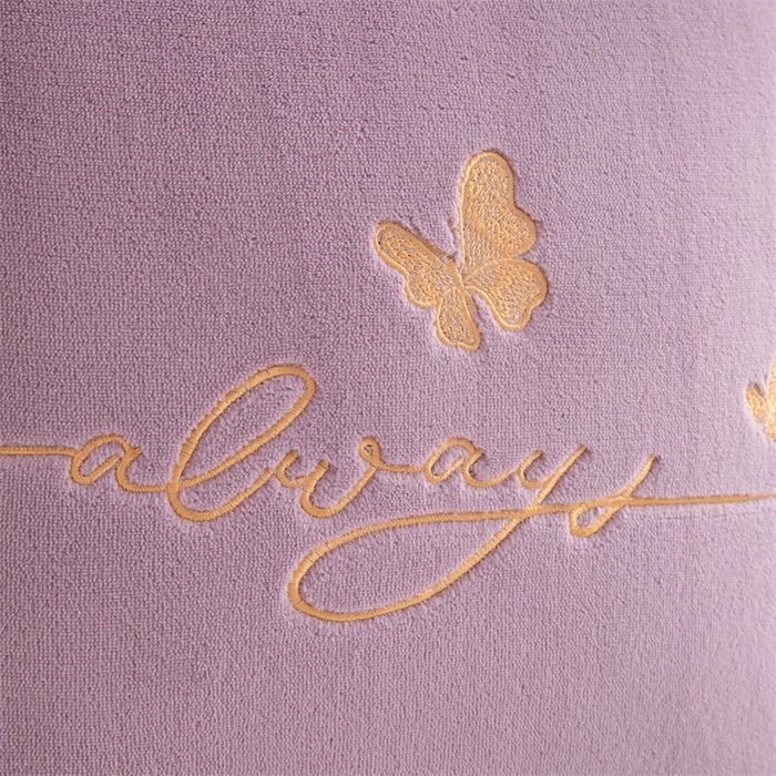 91家纺网 家纺一手货源 找家纺 照世家纺 2025新款蝶影相随牛奶绒多功能抱枕被（控价：不能低于以下：小79，中号99，大139，加大169，超大219.低于零售价的链接，一经发现直接投诉下架，感谢大家的支持） 蝶影相随-紫色