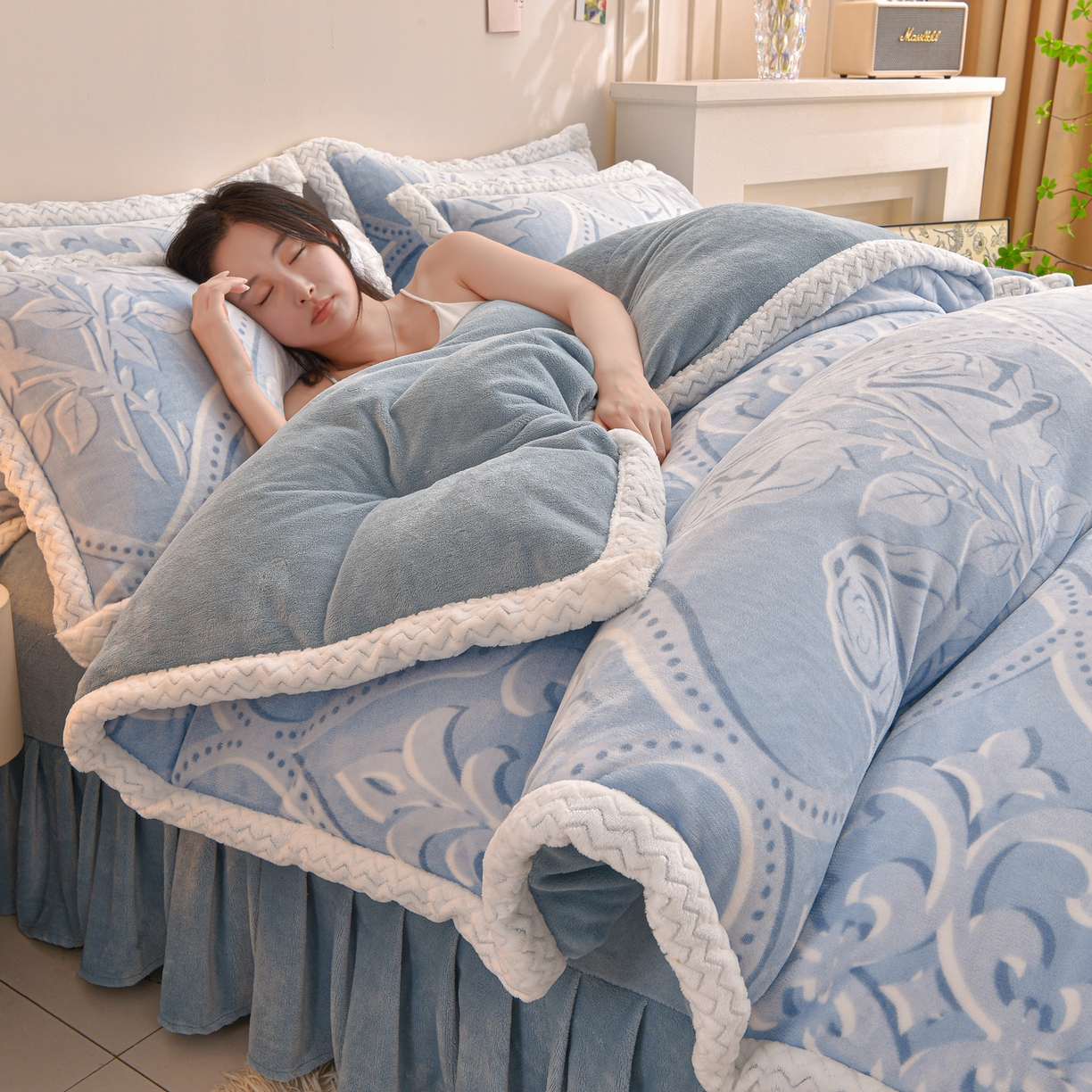 91家纺网 家纺一手货源 找家纺 董成龙家纺 2025新款直播爆款牛奶绒四件套雕花压线款法莱绒四件套11 欧雅-兰