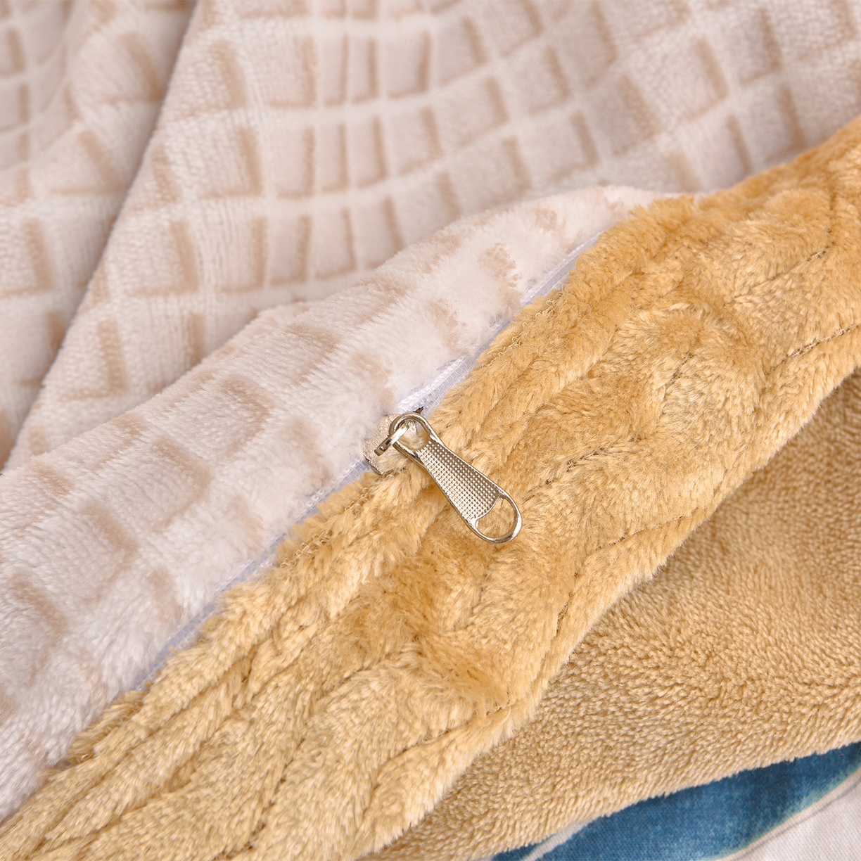 91家纺网 家纺一手货源 找家纺 董成龙家纺 2025新款直播爆款牛奶绒四件套雕花压线款法莱绒四件套11 山茶花-米白