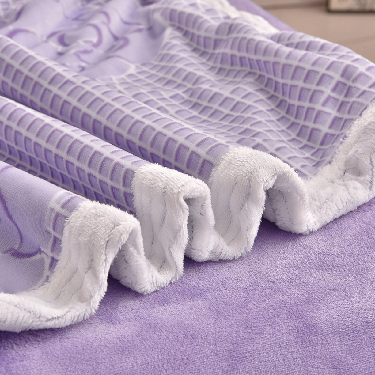 91家纺网 家纺一手货源 找家纺 董成龙家纺 2025新款直播爆款牛奶绒四件套雕花压线款法莱绒四件套11 山茶花-紫